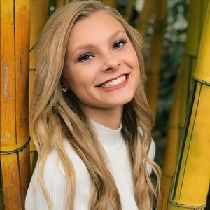 Meet your Posher, Amelia